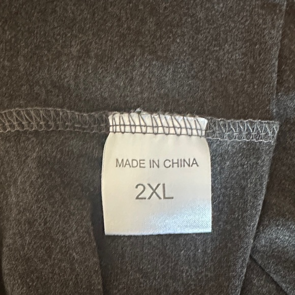 Basic Witch Halloween Graphic Tee - EUC - Picture 3 of 3